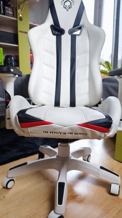 Fotel Diablo Chair Kids Size