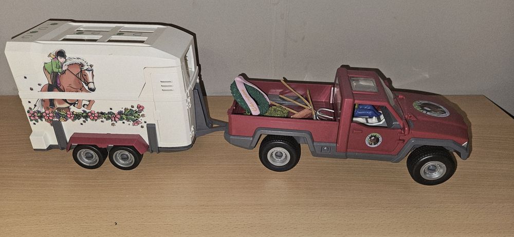 Schleich pojazdy Pick-up + Mobilna lecznica