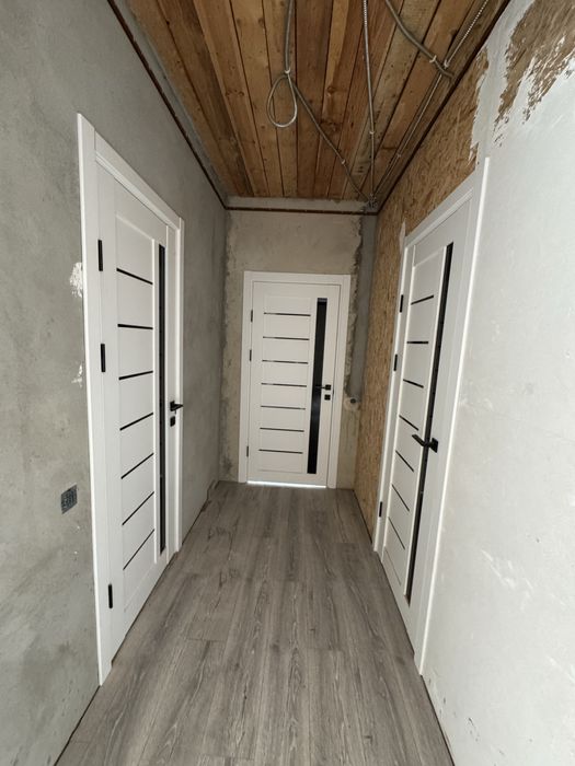 Будинок в Крихівцях з частковим ремонтом!!!