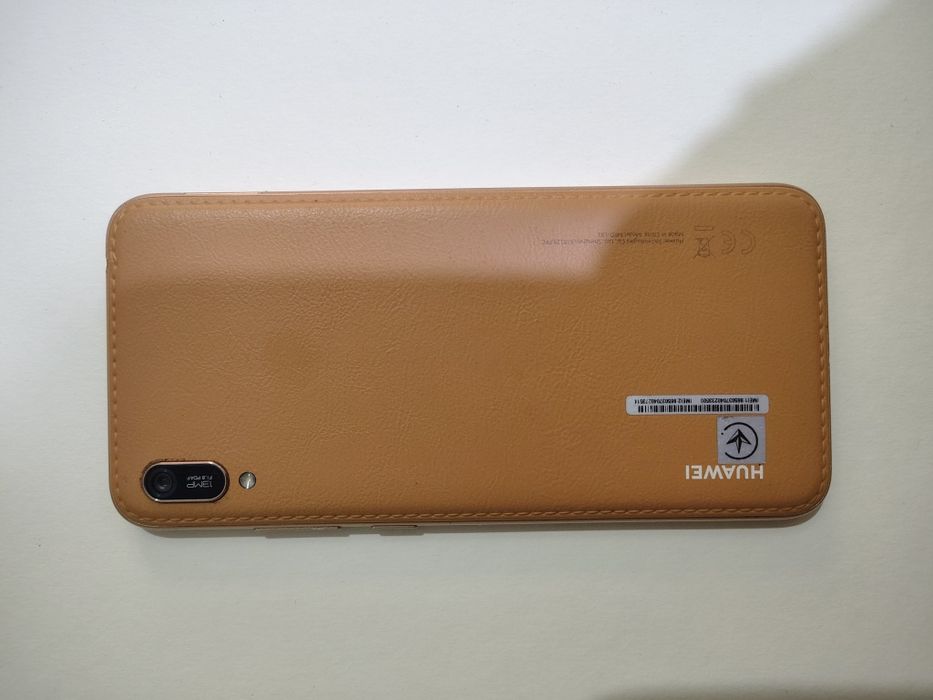Телефон   Huawei Y6 2019