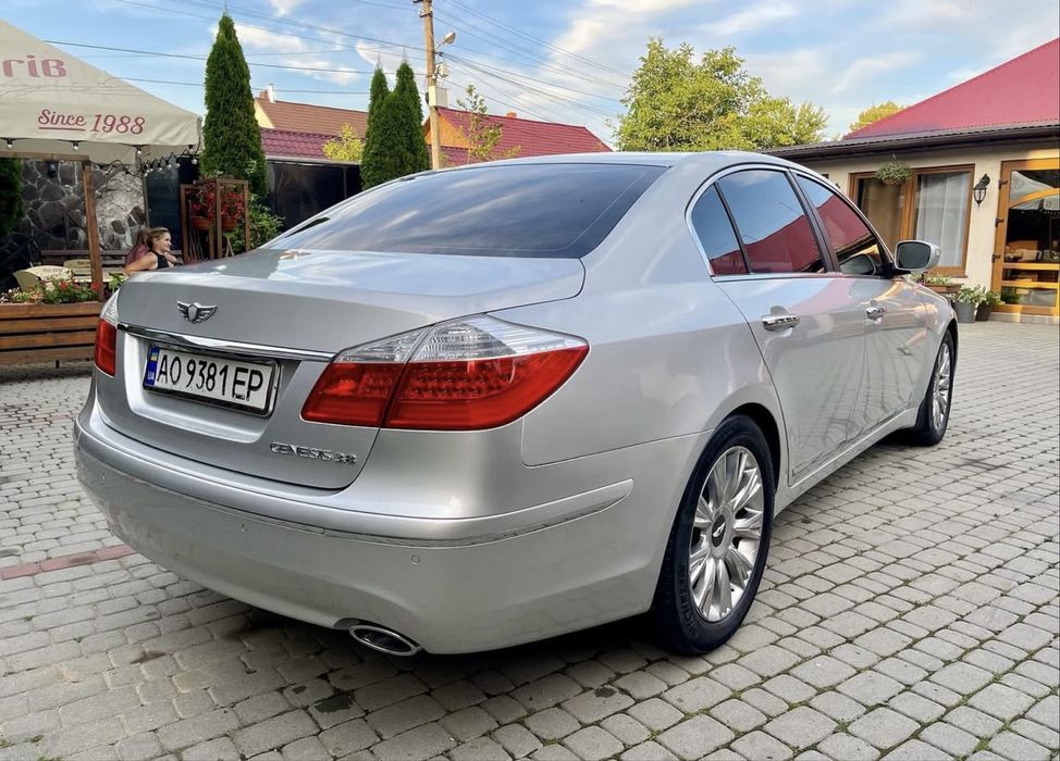 Hyundai genesis 2008р