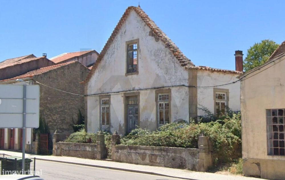 Ruined House in the Center of Figueira de Castelo Rodrigo within an Urban Rehabilitation Area