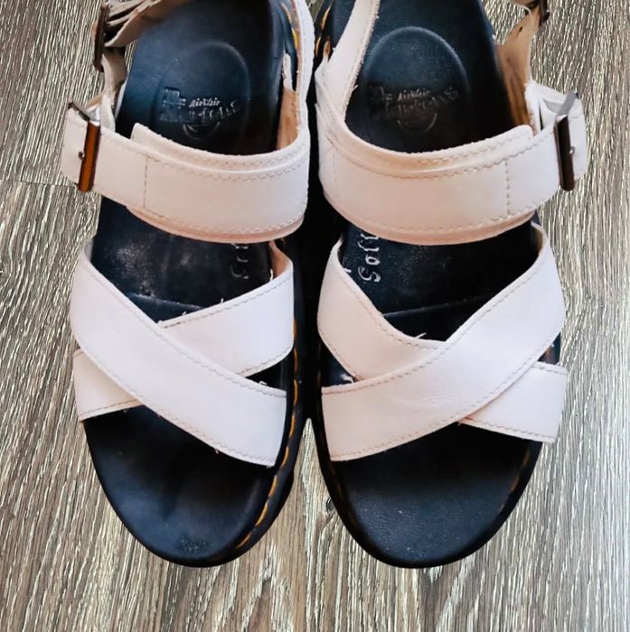 Dr. Martens sandaly 39