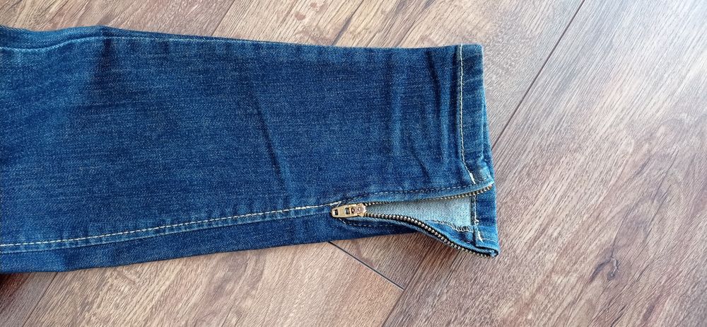 Rurki Levi's z zamkami