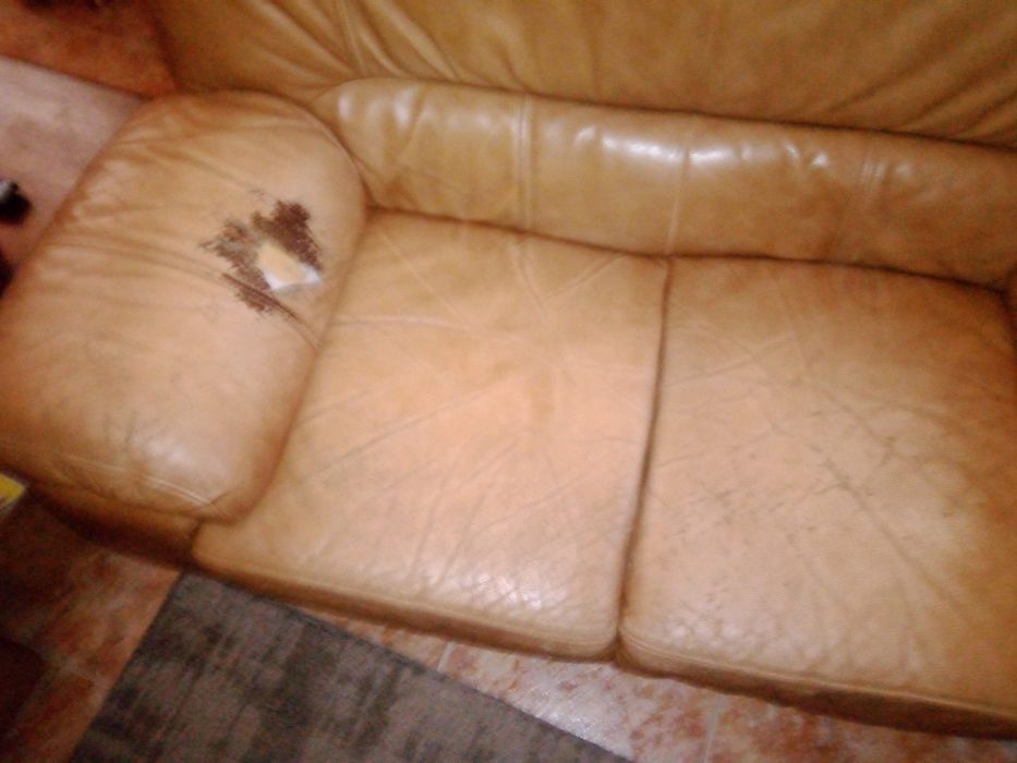 Sofás em pele 3 e 2 pessoas