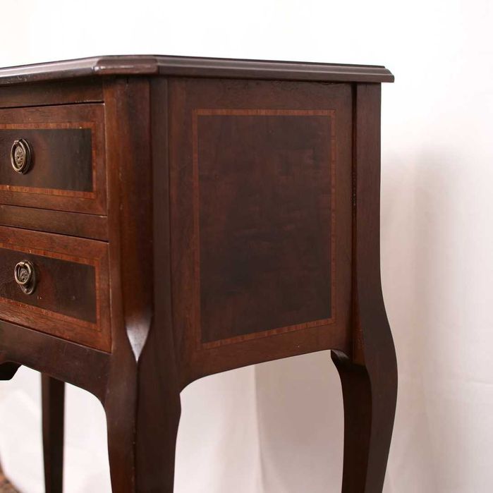 Mesa de apoio de encostar ao gosto inglês