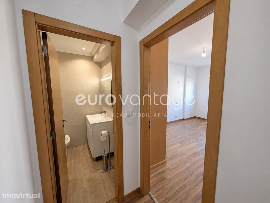 Apartamento T2+1 com 2 Garagens & Sótão | Casal dos Matos, Pousos,...