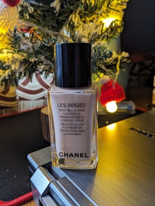 Тональний крем Chanel Les Beiges Healthy Glow Foundation Hydration And