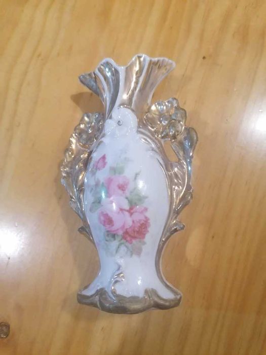 Jarra de altar em porcelana francesa