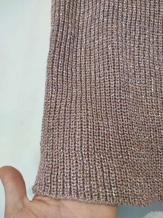 Nowy błyszczący top