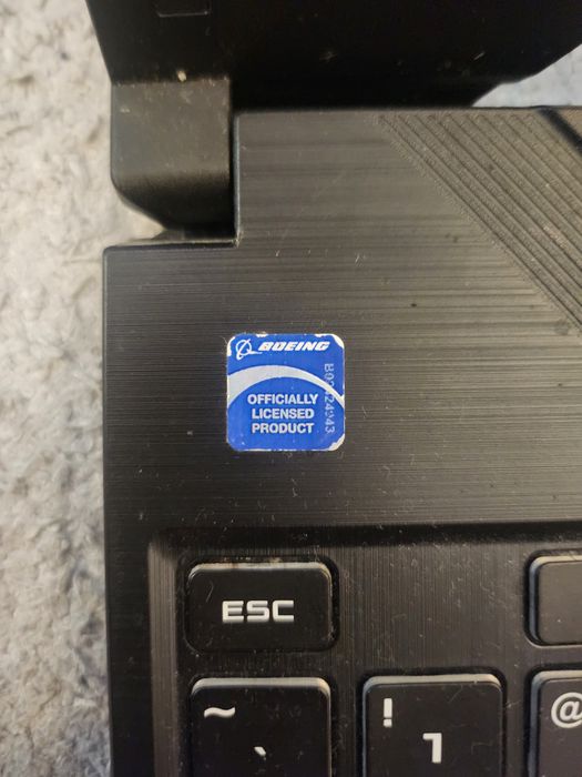 ASUS TUF Gaming A15 FA506IV - Ryzen 7 4800H / RTX 2060 6 GB VRAMDDR6 / 16 GB RAM / SSD 512 GB / WIN 11