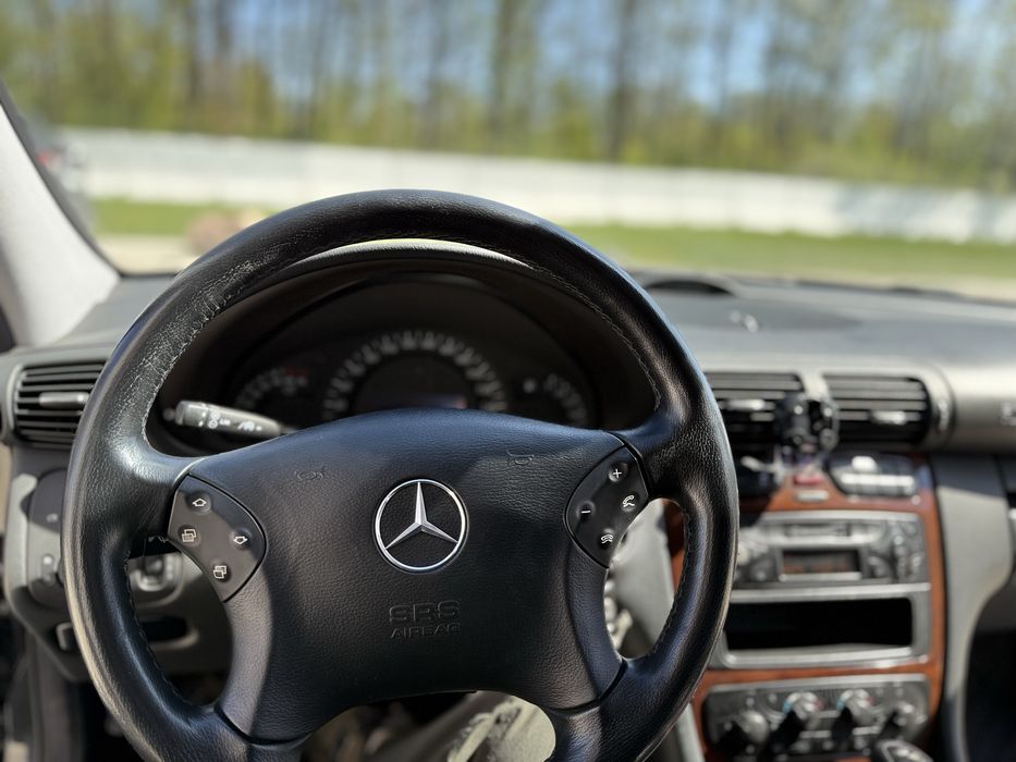 Mercedes benz C200K w203 2001