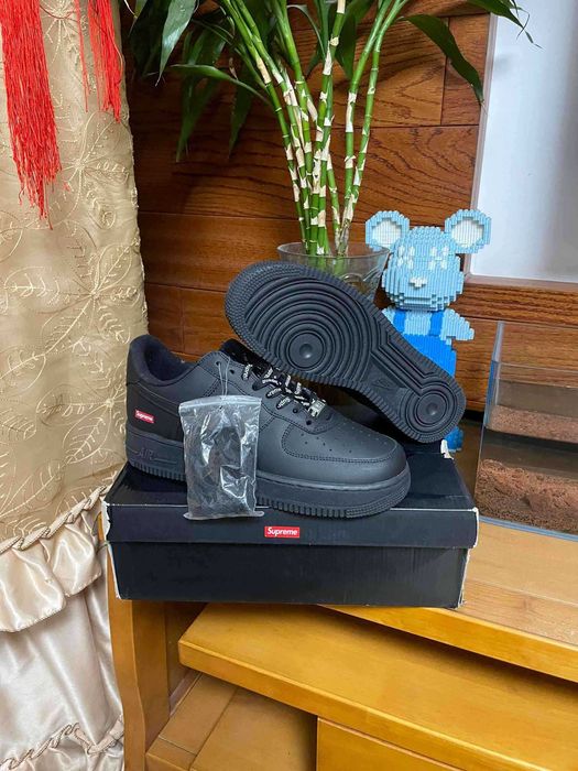 Nike Air Force 1 Low Supreme Czarny r.45