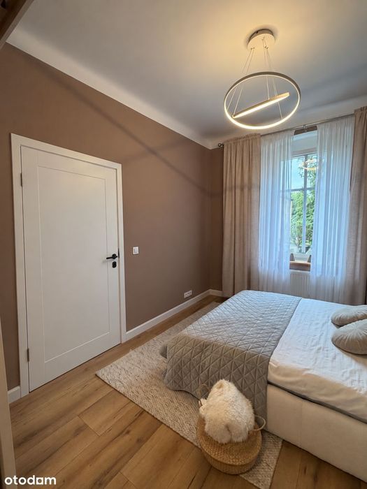 2 Pokoje / 53,7 M2 / Oddzielna Kuchnia / Garderoba / 1 Piętro