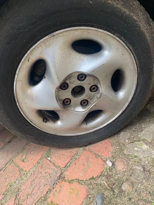 Opony letnie 225/45/17