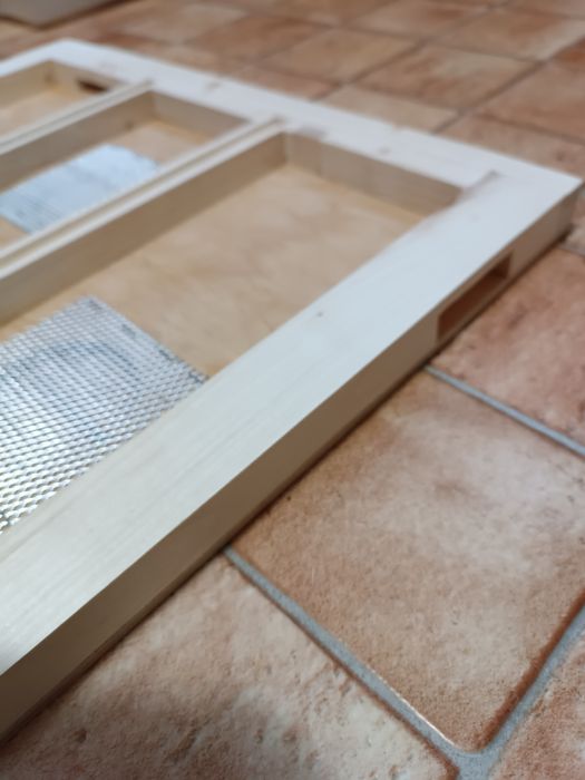 Диафрагма для вывода пчелиных маток