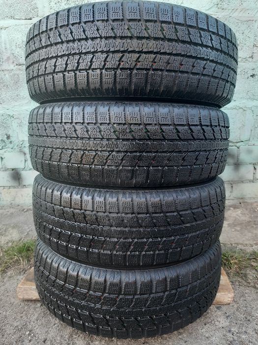 Шини TOYO зима 185/65R15