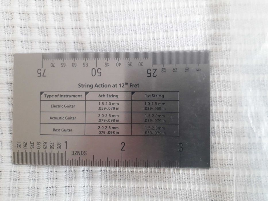 Gitara regulacja: string action ruler, szczelinomierz, radius, pilniki