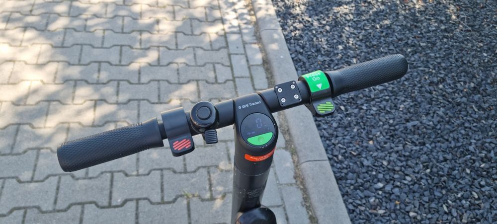 Hulajnoga elektryczna segway ninebot