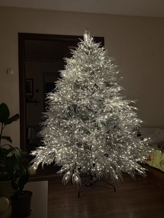 Продам ялинку нова засніжена 2.2 м