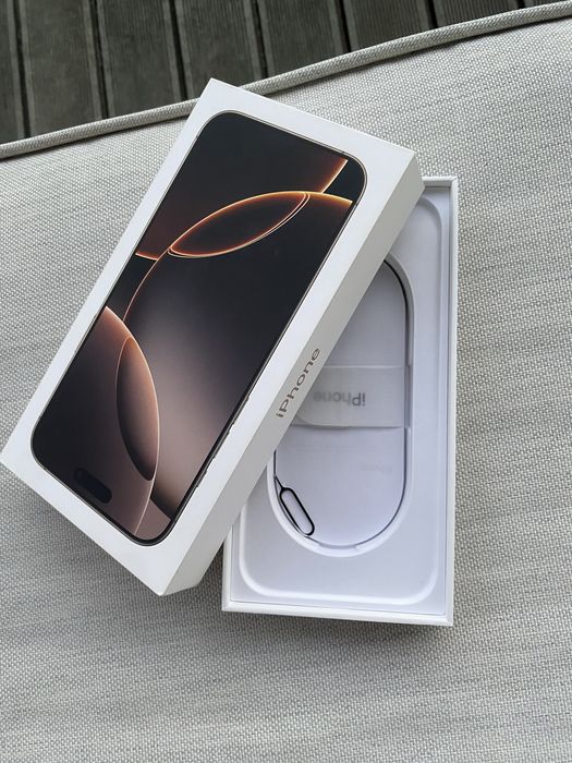 iPhone 16 Pro Max 256 GB Desert Titanium