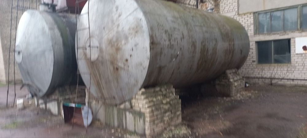 Продам бочки, емкости 50 м.куб биметаллические.