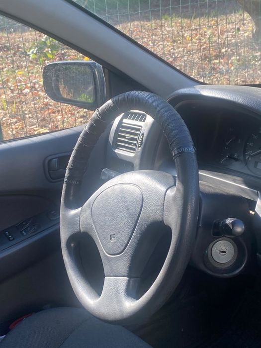 Vendo Mazda 323!