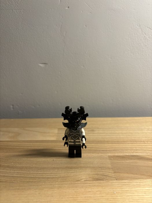 figurka lego ninjago prisoner garmadon