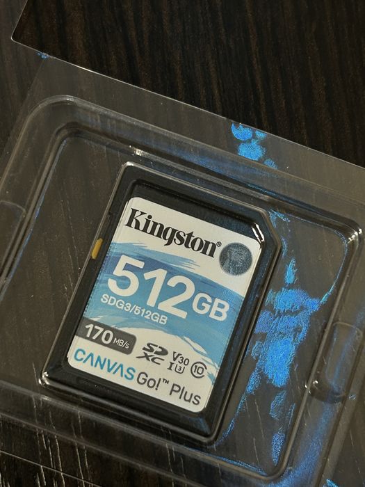 Canon EOS 4000D + Подарунки