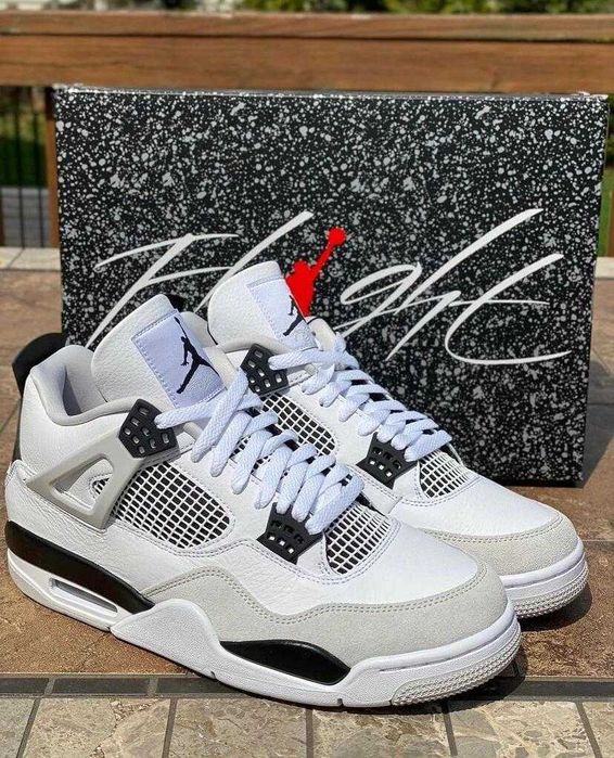 Jordan 4 Retro Military Black r.38