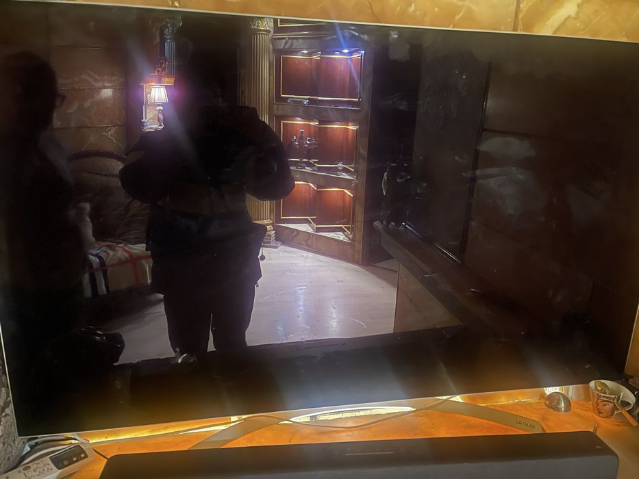 Продам телевизор на запчасти QLED 55 диагональ