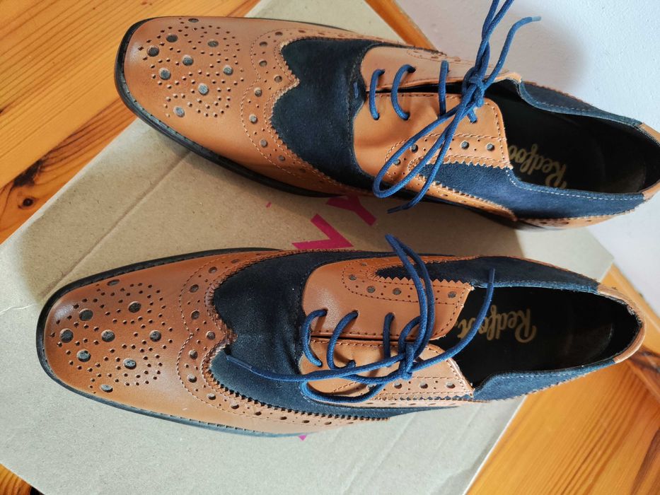 Eleganckie buty Redfoot – skórzanebrogsy / oksfordy (Rozmiar 41)