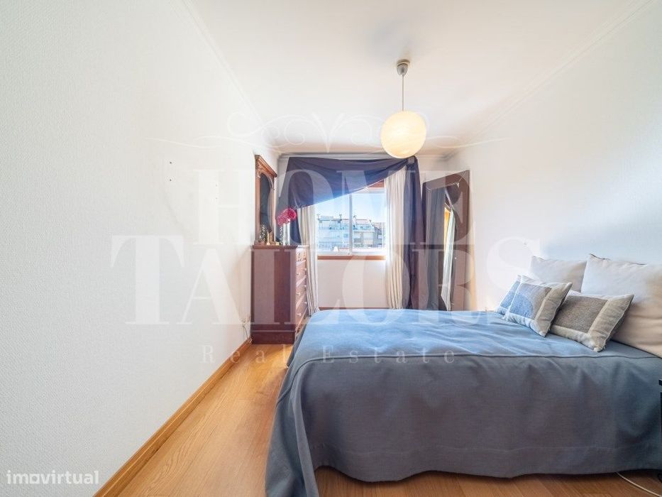 Apartamento T2 com Garagem e Arrecadação , Sala de Estar e Jantar e...