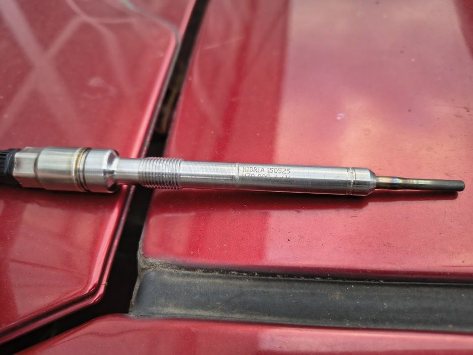 Свеча накаливания   с датчиком давление VAG