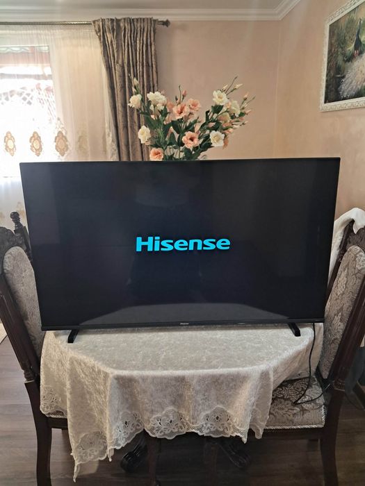 Телевізор Hisense 43 2023 року