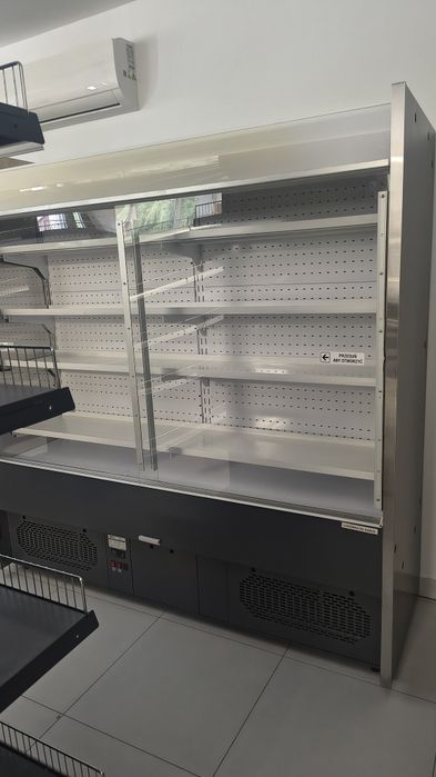 Meble , lodówki sklepowe w bardzo dobrym stanie