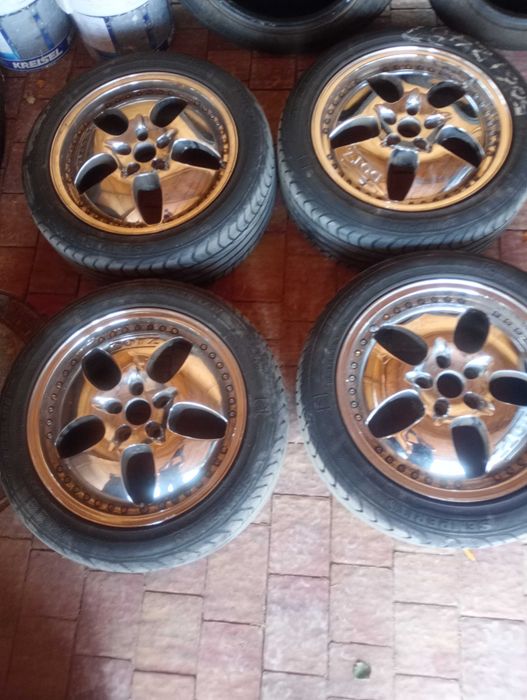 Felgi aluminiowe z oponami