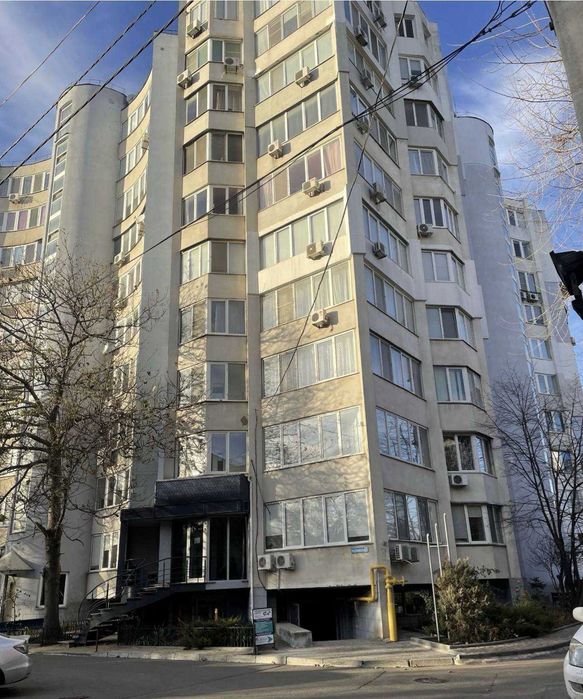 Продам Салон краси на Посмітного. 7 ст. Фонтану. 1 поверх.