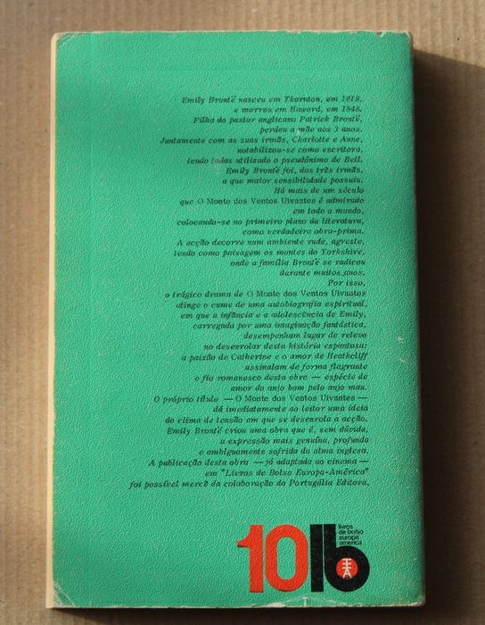 Livro "O Monte dos Ventos Uivantes", de Emily Brontë