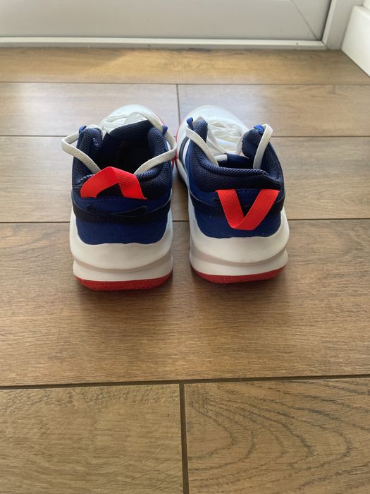 Продам оригинальные кроссовки Nike