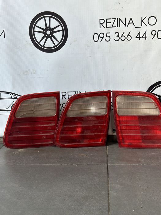 Задні стопи кришки багажника універсал Mercedes W210