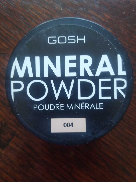 Podkład mineralny Gosh  04