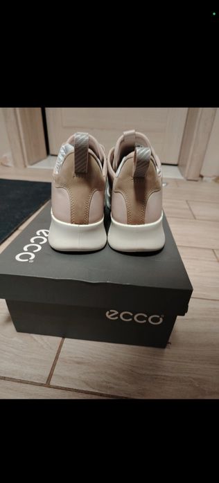 Sprzedam nowe buty sneakersy marki ecco