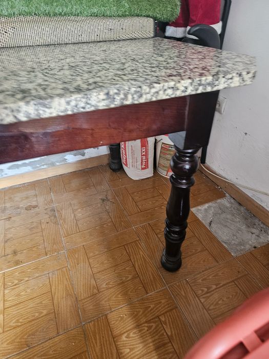 Mesa madeira e tampo  granito