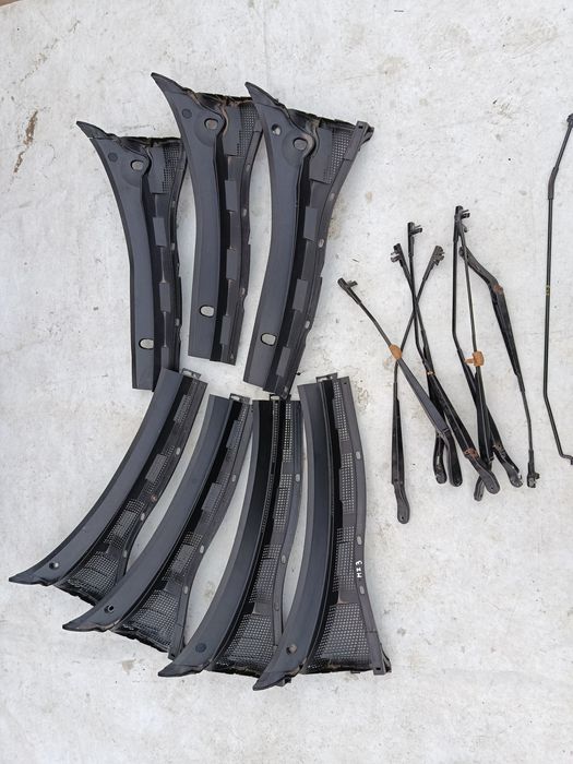 Жабо Mazda 3 поводок стеклоочистителя держатель дворников