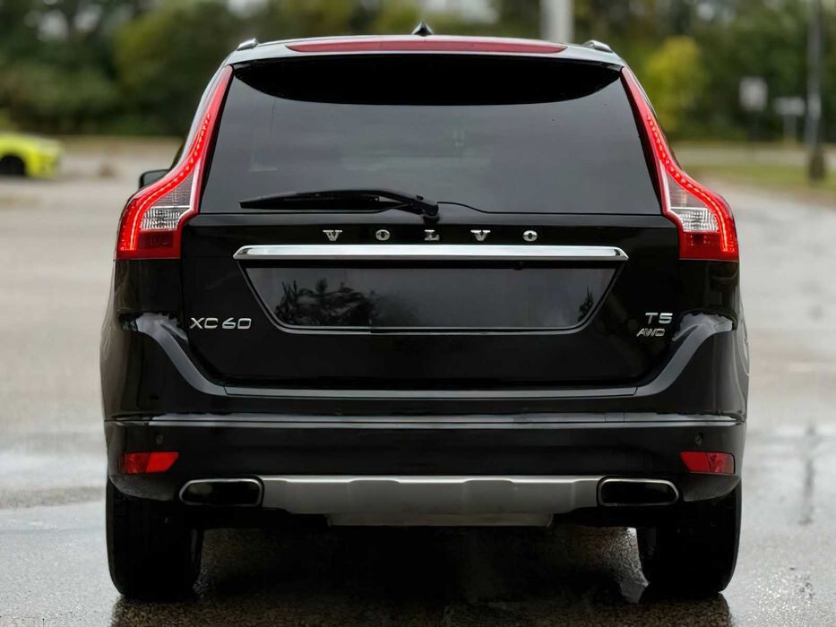 Volvo XC60      2016