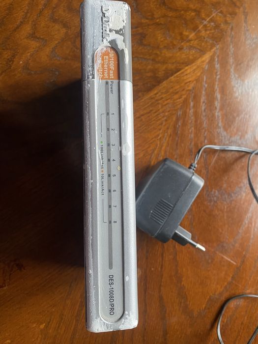Комутатор D-Link DES-1008D/PRO
