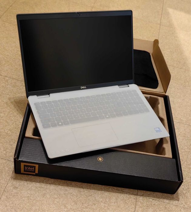 NOWY DELL Precision 3590i7-15gen,32gb,NVIDIA ADA