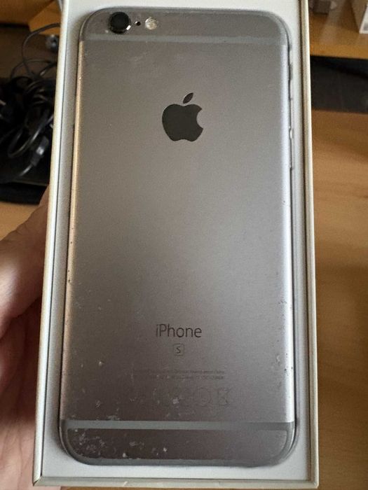 iPhone 6S 64Gb com ecran partido mas completamente funcional desbloqueado