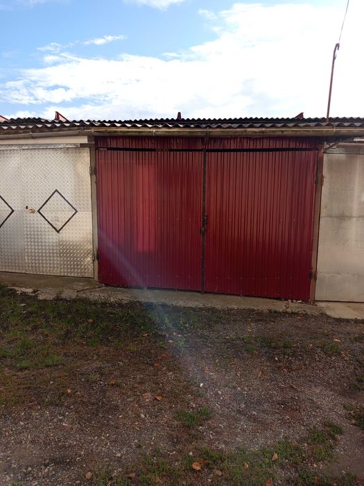 Гараж (без ями) в центрі міста по вулиці 29 березня